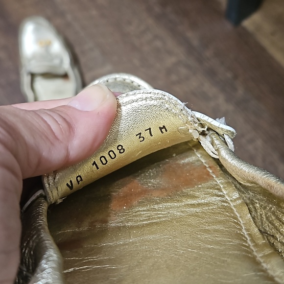 Louis Vuitton Gold Driving Moccasins 37 - Picture 5 of 6